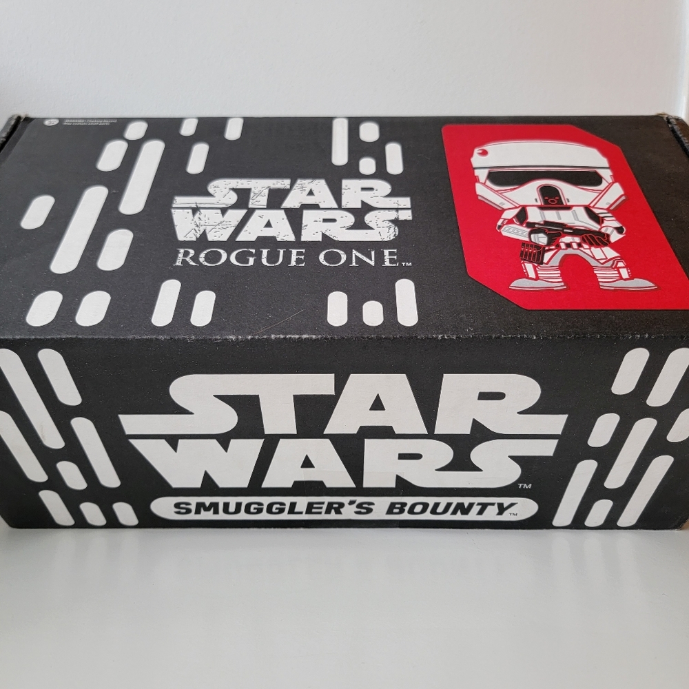 Star Wars Funko Smugglers Bounty Rogue One Subscription Box. COMPLETE.